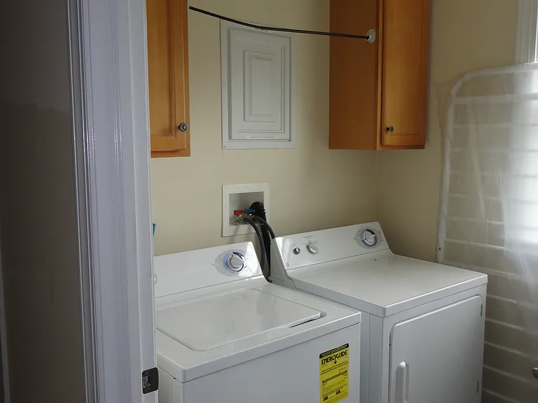 Laundry & Utility room with storage