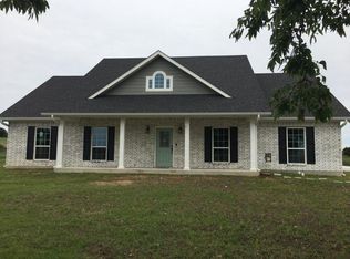 930 N Mesquite St, Muenster, TX 76252