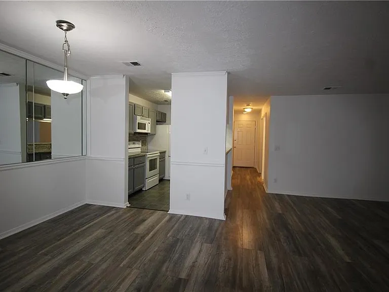 204 Warm Springs Cir — Photo 21