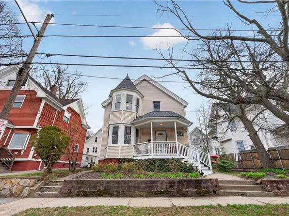 256 Vermont Ave, Providence, RI 02905