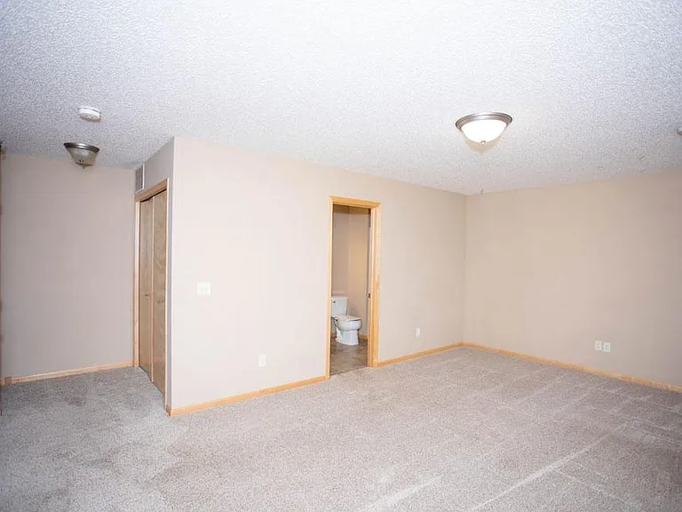 3175 Frontier Dr — Photo 19