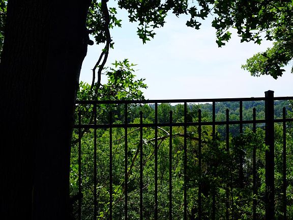 End of street overlooks Metroparks