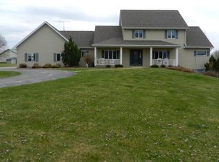 W1975 Bakertown Dr, Sullivan, WI 53178