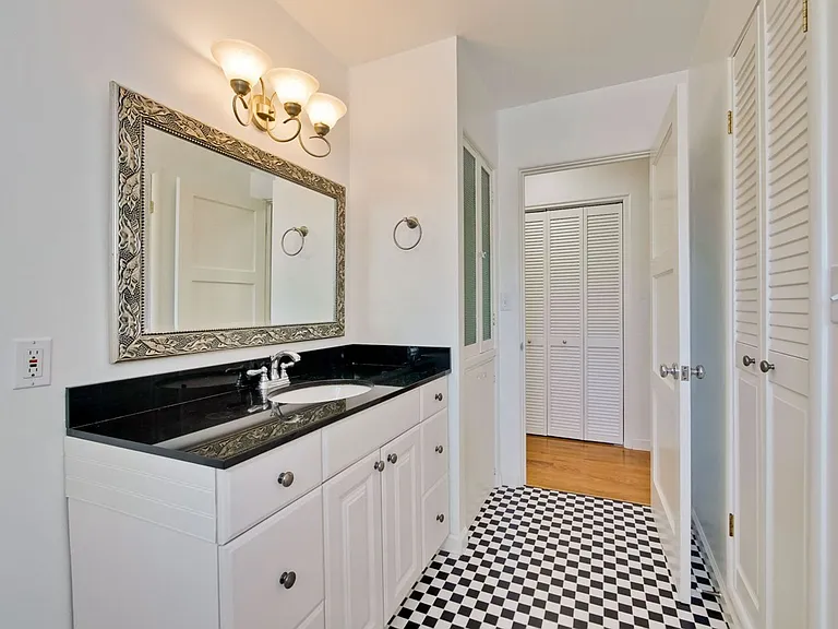 2990 Cowper St — Photo 31