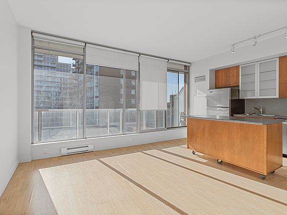 4th image of 383 Cumberland St #802