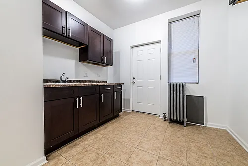 5125 W Madison St Chicago, IL 60644 Photo 1