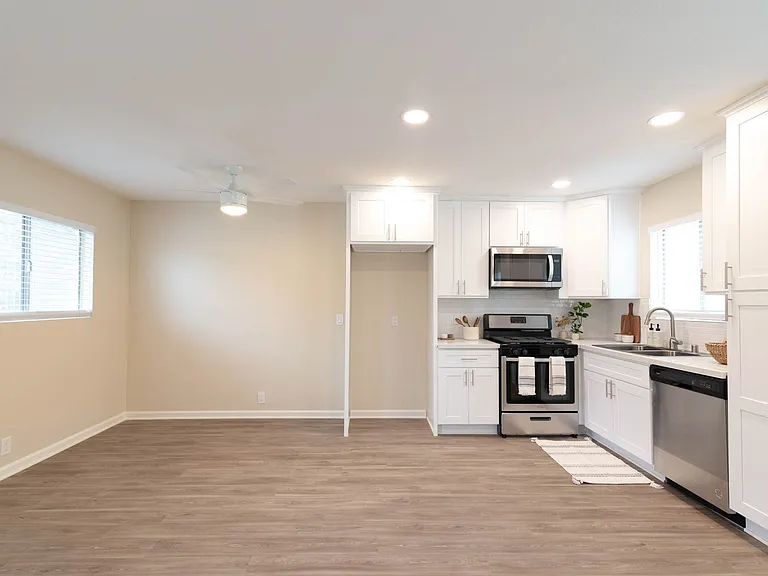 Brookside Apartments — Photo 30