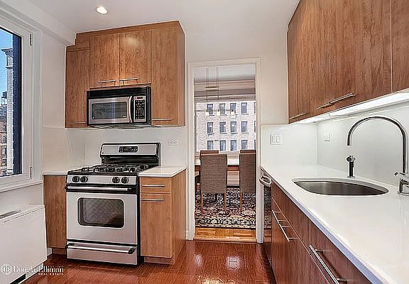 4th image of 45 E 89th St APT 7E