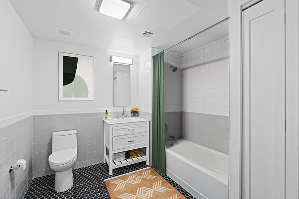 Rented by Modern Spaces | media 8