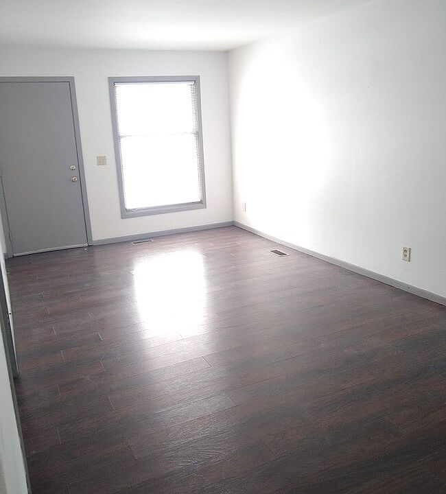 1st image of 21 Shenandoah Ave APT C