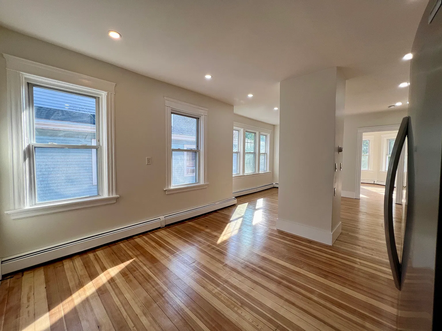 3 bed, 1169 sqft, $2,250 — Photo 3