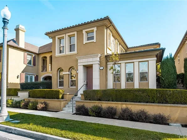 97 Twin Gables, Irvine, CA 92620