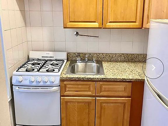 3rd image of 200 W 18th St APT 4A