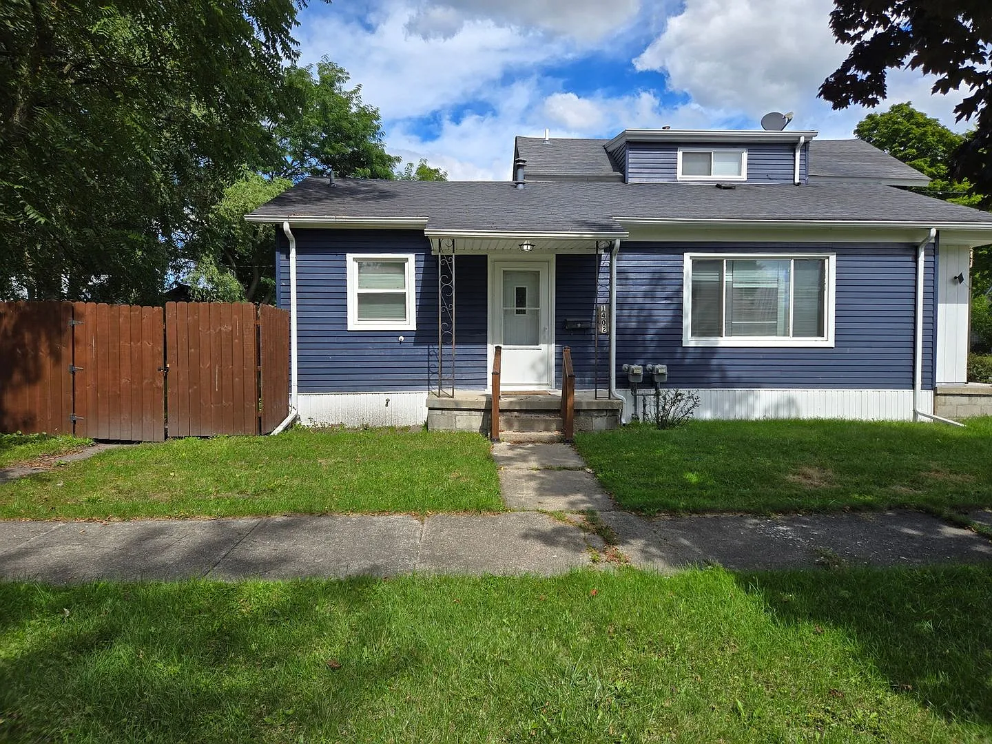 2BR / 1BA Duplex in Saginaw — Photo 1