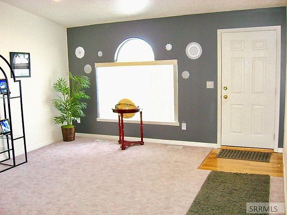 2nd image of 3066 E Hearthstone Cir