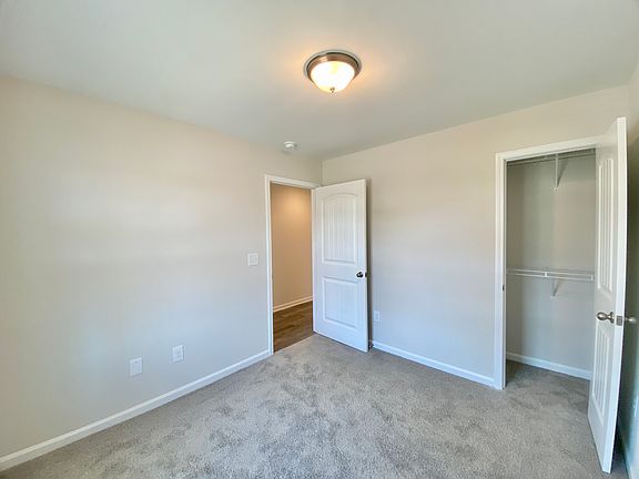 5th image of 402 Seaborn Cir