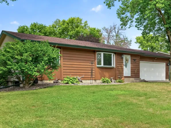 1520 Independence Ave, Chaska, MN 55318