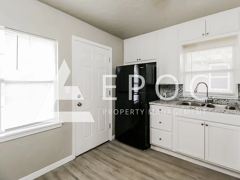 104 Pine Ave — Photo 11