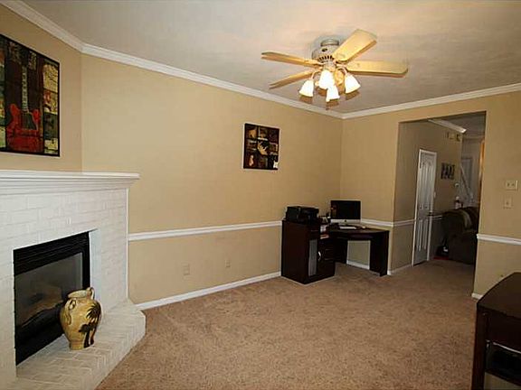 4th image of 520 S Lake Cir