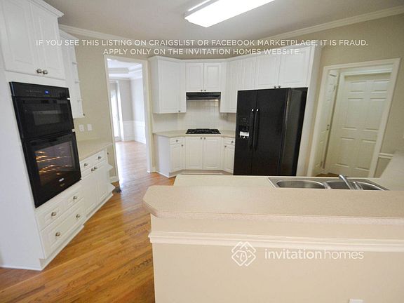 5th image of 3205 Christiana Cir NW