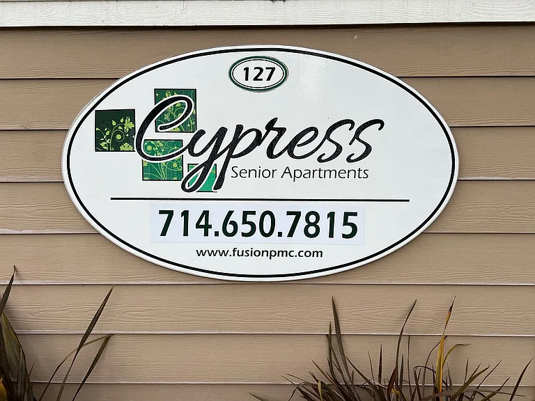 127 W Cypress St — Photo 34