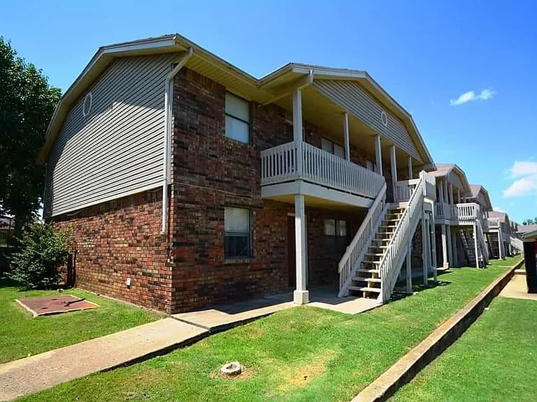 Berwick Apartments — Photo 4