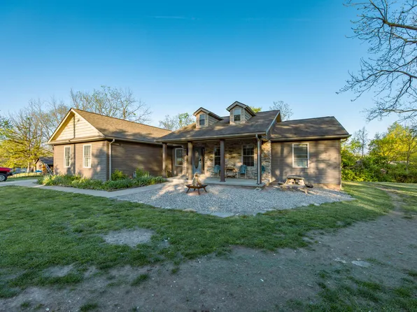 224 E 19th St, Paris, KY 40361