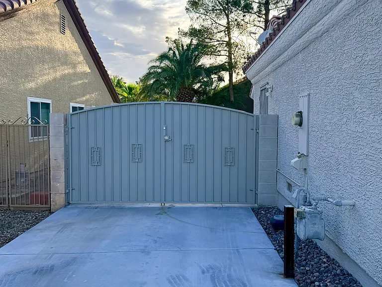 4437 Crimson Leaf Dr — Photo 2