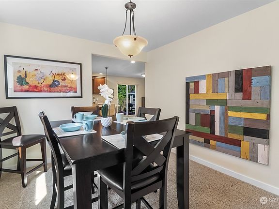 5th image of 3020 32nd Avenue NW