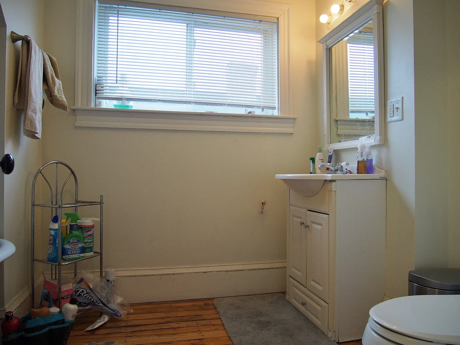 7 bed, 2400 sqft, $11,025 — Photo 4