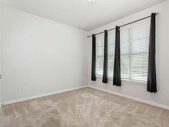 4th image of 2036 Olivereta Dr