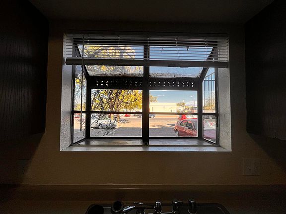 5th image of 109 General Arnold St NE