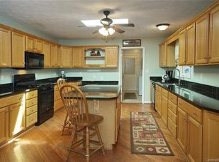 44 Meadow Dr, Horse Shoe, NC 28742