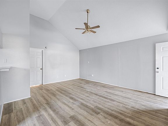 5th image of 11018 Clark Rd