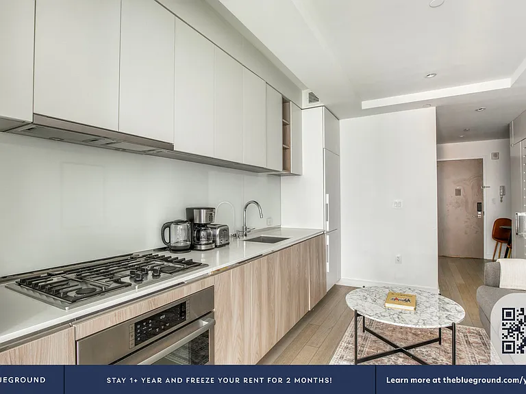 572 11th Ave #6C — Photo 6