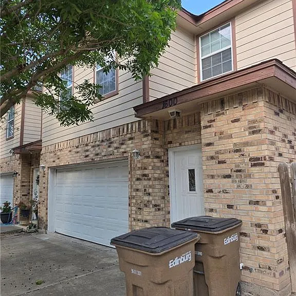 1600 Nassau St — Photo 2