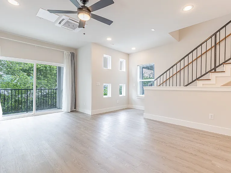 411 Ira Ave #2102 — Photo 14