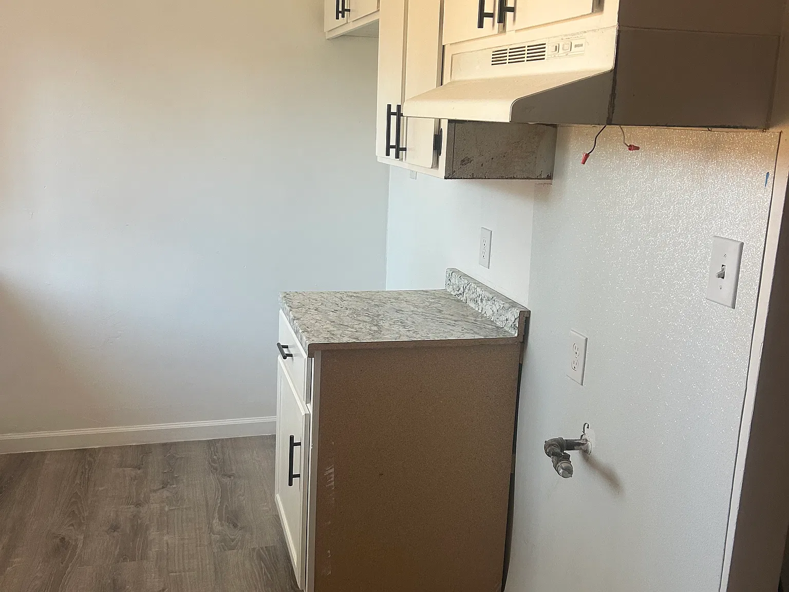 2 bed, 1.5 bath, 1500 sqft, $2,400 — Photo 3