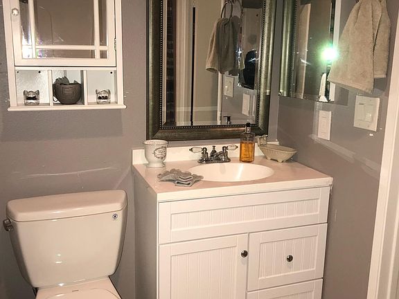 4th image of 310 Park Way APT B