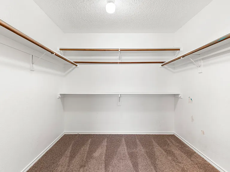 2522 Primrose Ln — Photo 22