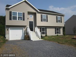 115 Eisenhower Cir, Inwood, WV 25428