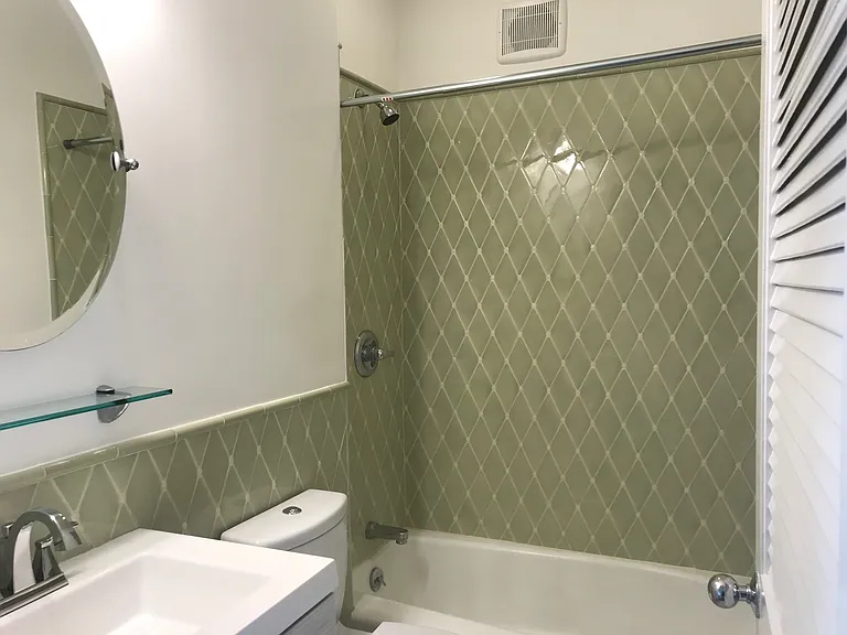 Corinthian Apartments — Photo 6