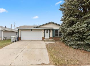 157 W Goldleaf Ave, Milwaukee, WI 53207