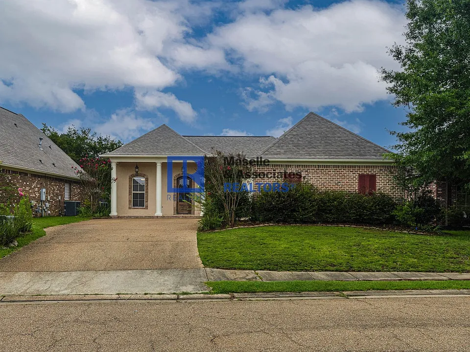 403 Evian Way
