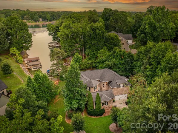 7365 Gabriel St, Sherrills Ford, NC 28673