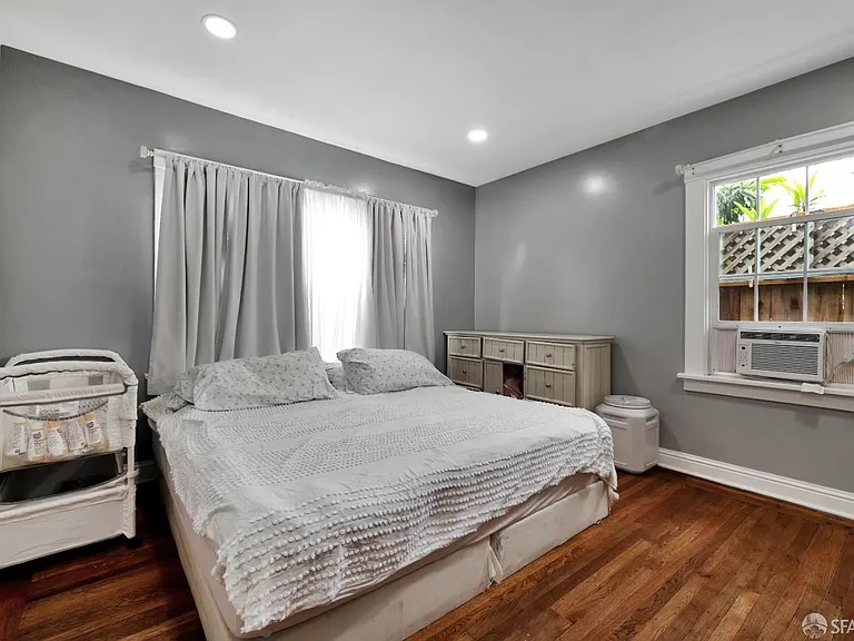 609 S Delaware St — Photo 16
