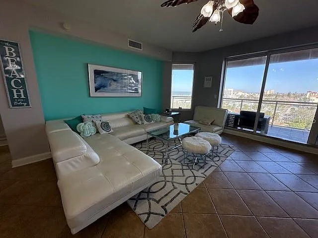 521 Mandalay Ave #704 — Photo 36