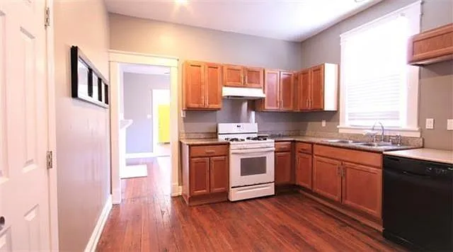 2 bed, 1.0 bath, 900 sqft, $1,500 — Photo 4