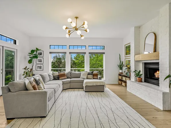 621 Peterson Ln, Austin, TX 78734