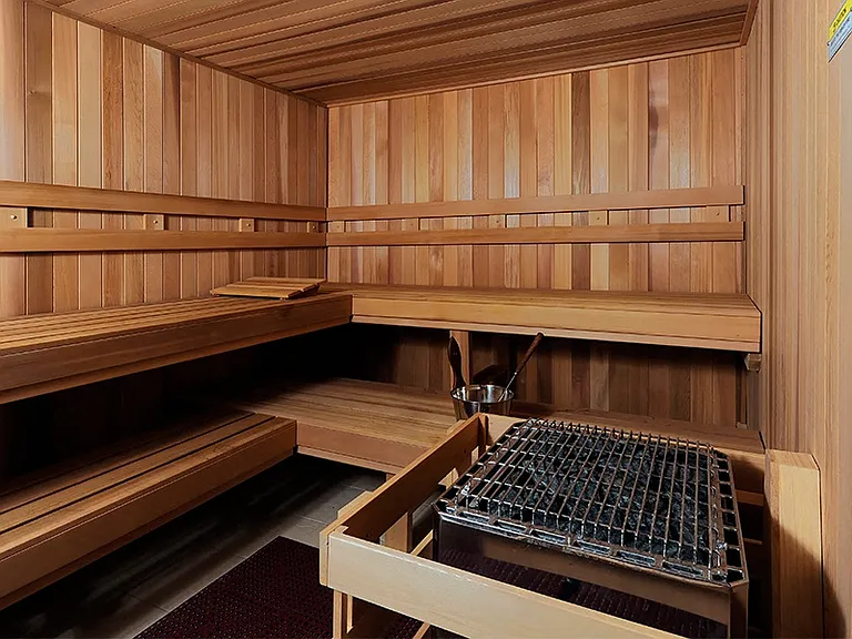 Men's and Women's saunas with shower